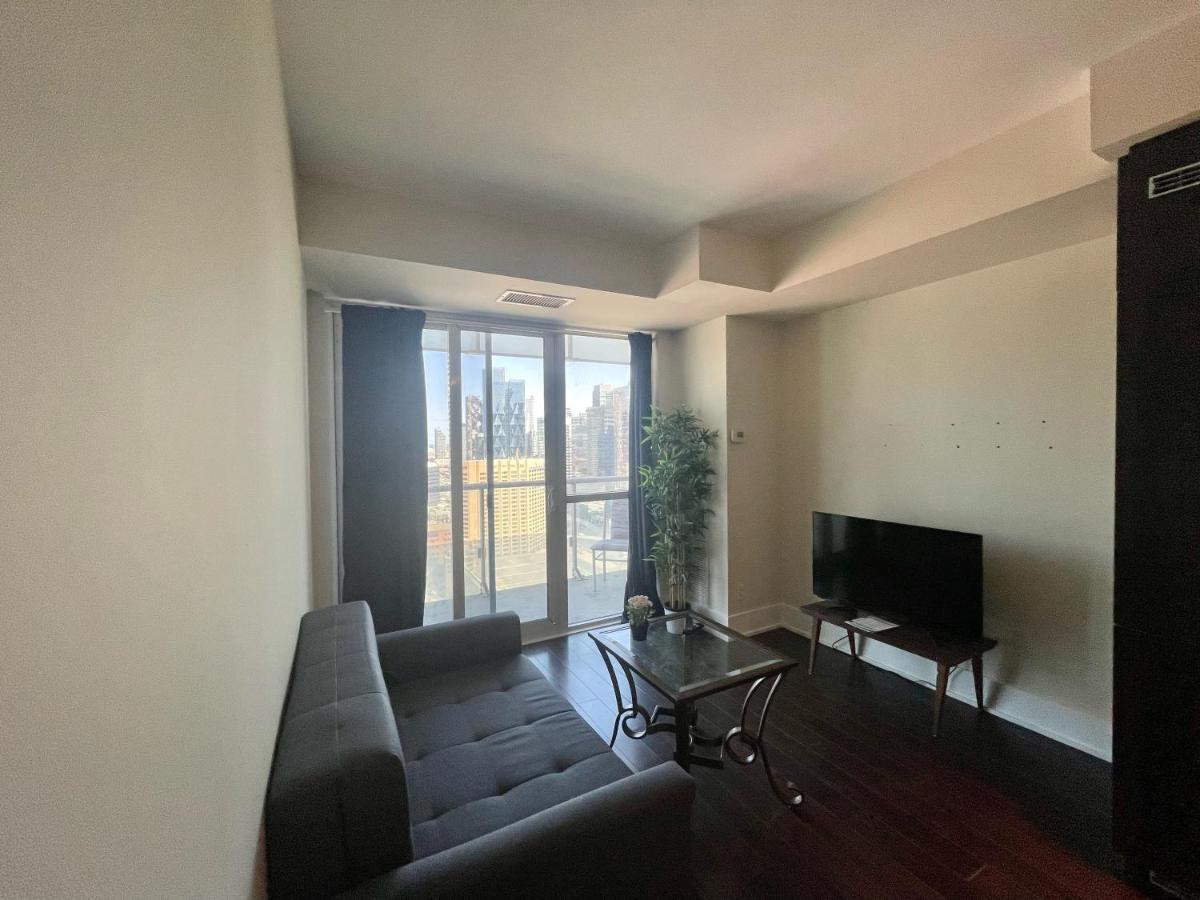 Two Br Two Ba Condo Face To Cn Tower Step To Rogers Centre Toronto Bagian luar foto