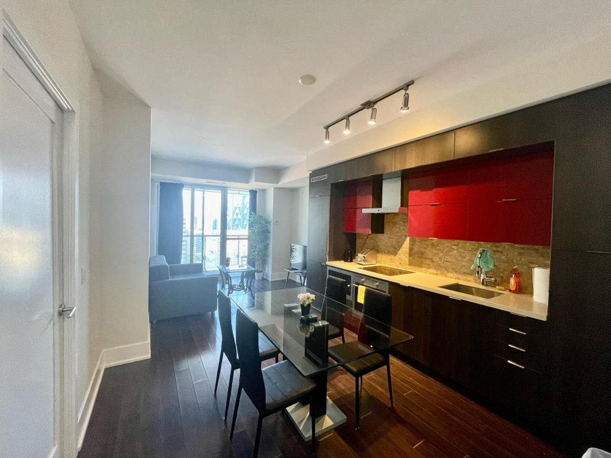 Two Br Two Ba Condo Face To Cn Tower Step To Rogers Centre Toronto Bagian luar foto